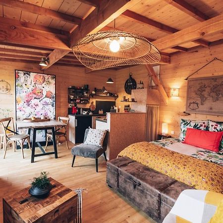 La Cabane Du Bon Chemin ,Spa لافال المظهر الخارجي الصورة